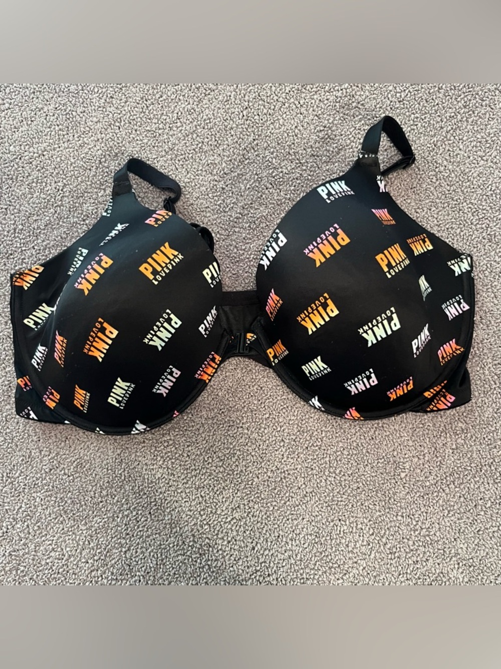 Victoria's Secret PINK Wear Everywhere t-shirt lightly lined Bra